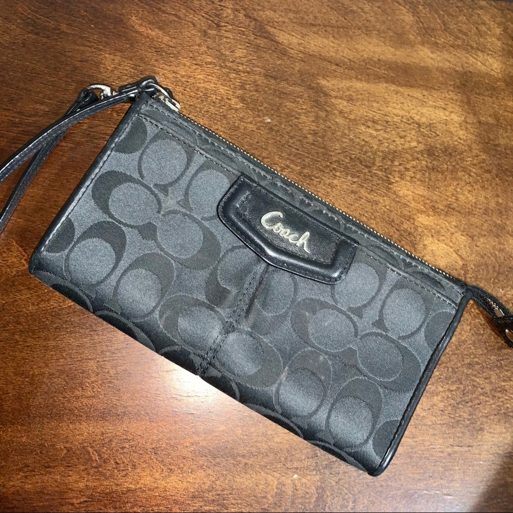 Coach Wristlet Wallet/Hand Purse